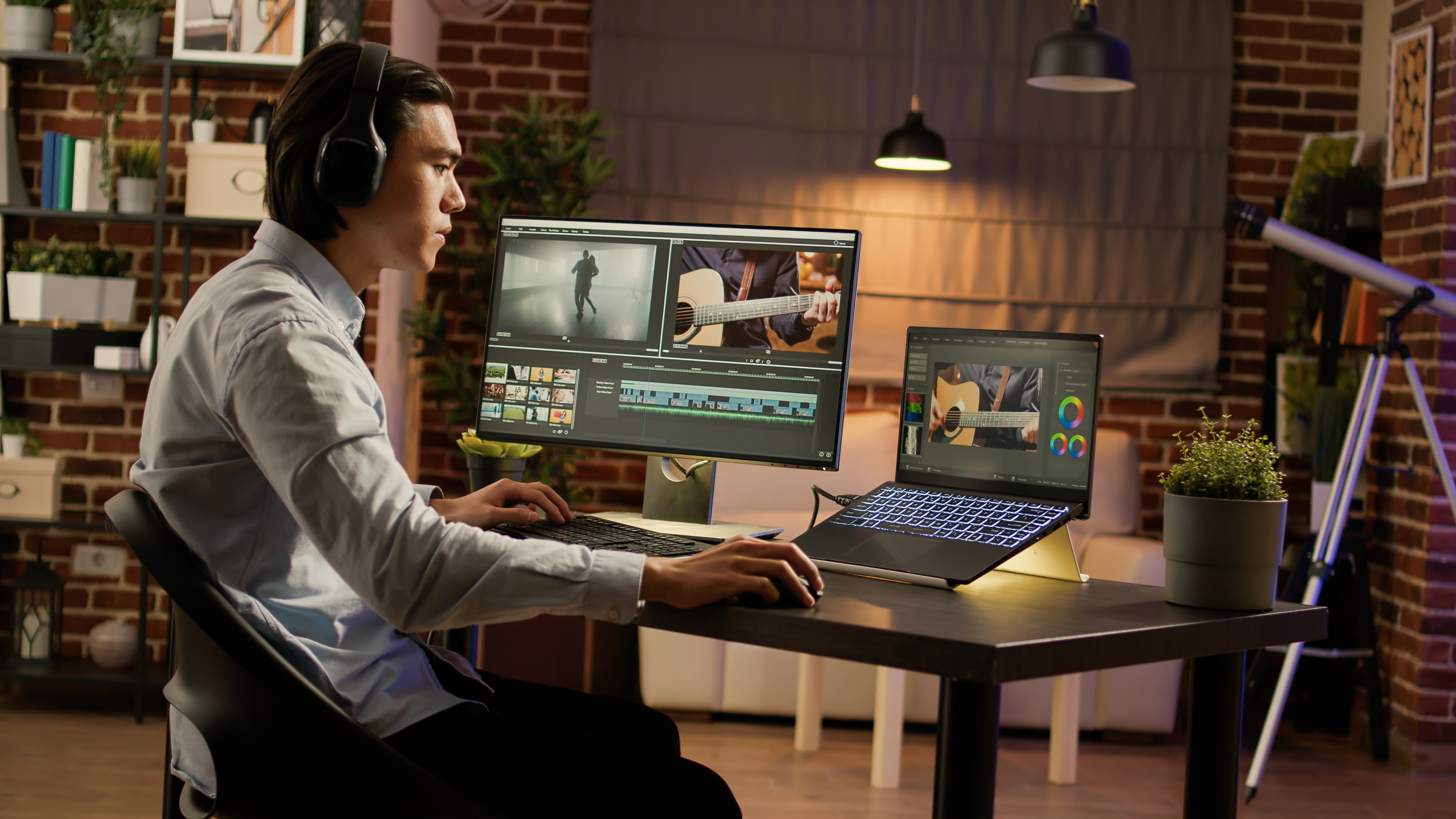 5 Advantages of Hiring a Freelancer