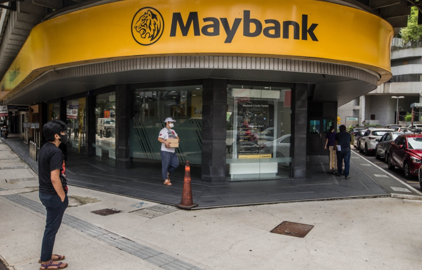 Staf Maybank Di Penang Berjaya Selamatkan Seorang Penjawat Awam Daripada Menjadi Mangsa Sindiket Macau Scam