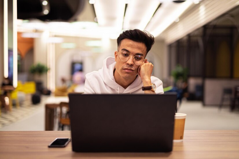 How to Handle a Boring Job Without Losing Your Mind