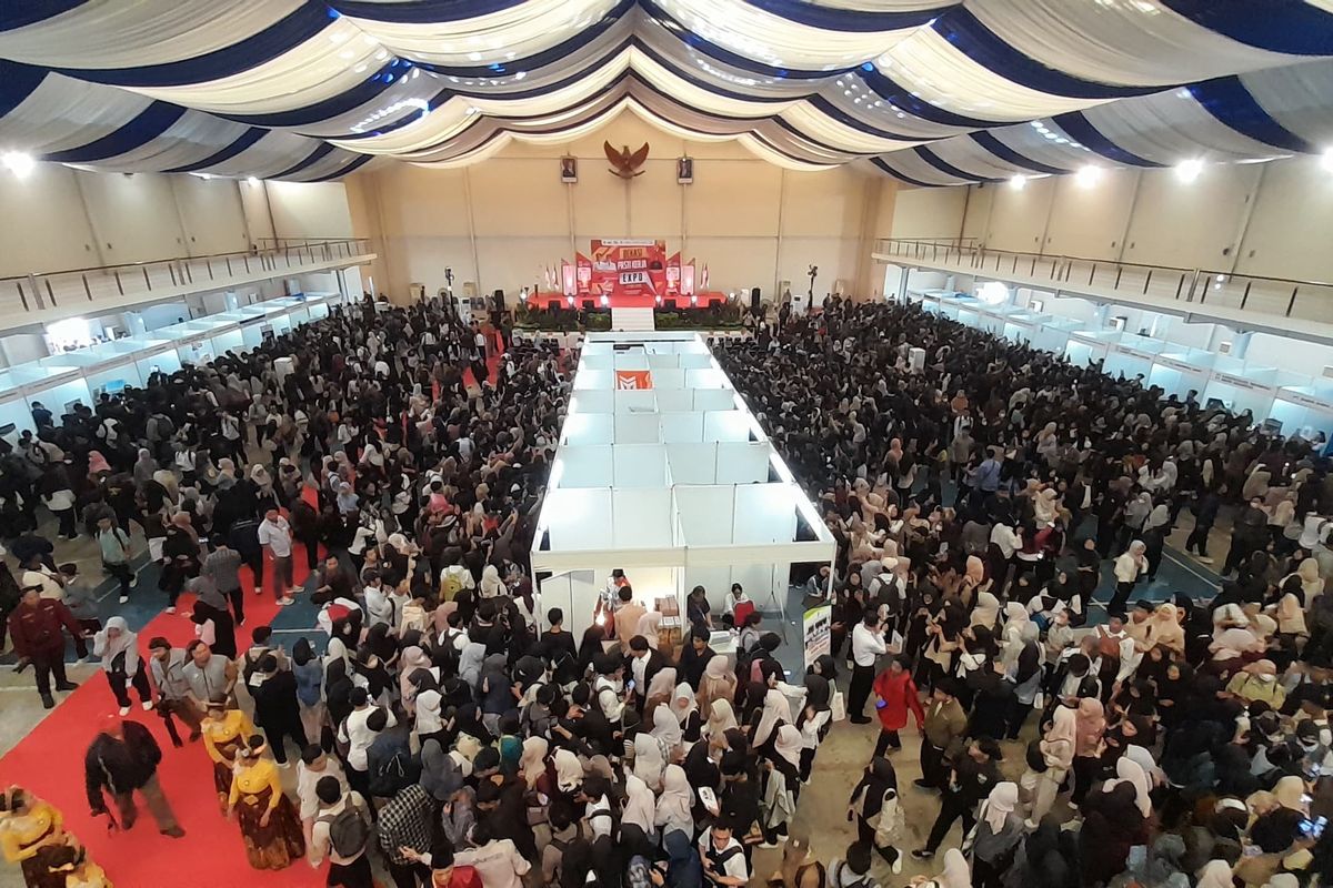 Pameran Kerjaya Di Indonesia Ini Bertukar Huru-Hara, Ribuan Pengsan Akibat Berhimpit