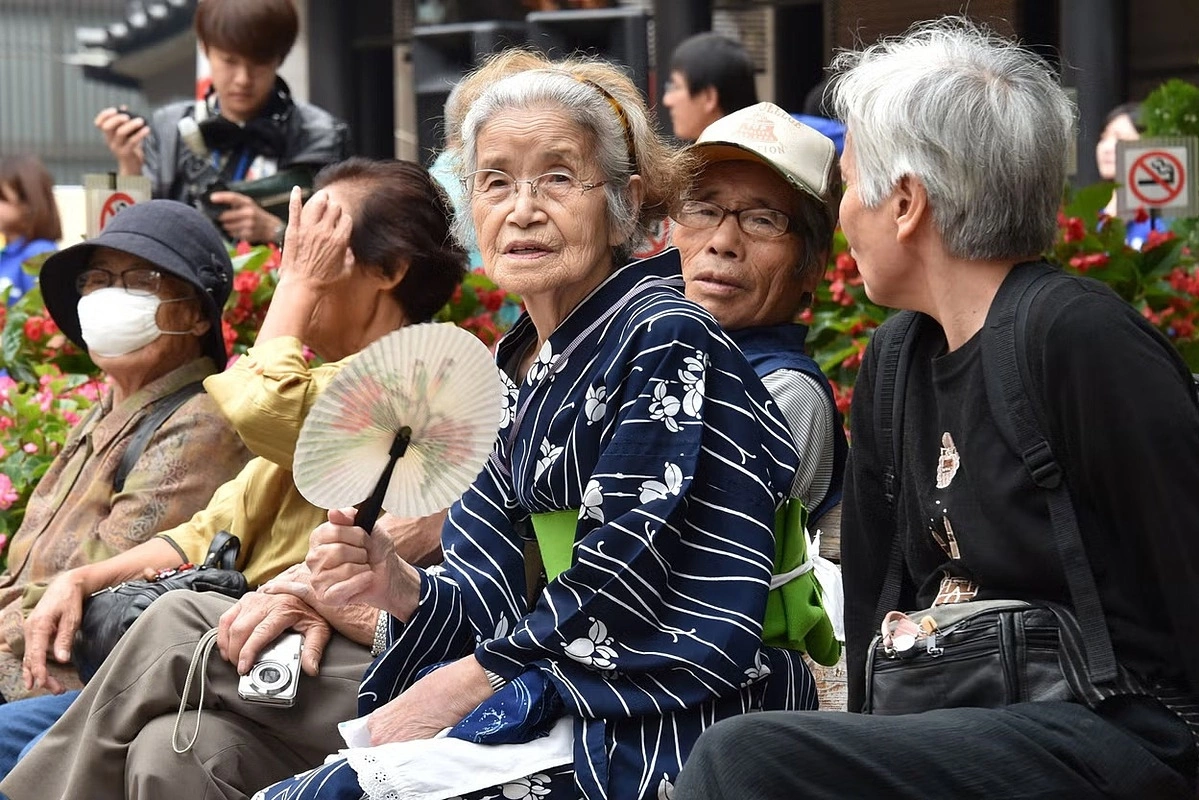 Bilangan Warga Emas Berusia 100 Tahun di Jepun Hampir Mencapai 100,000 Orang