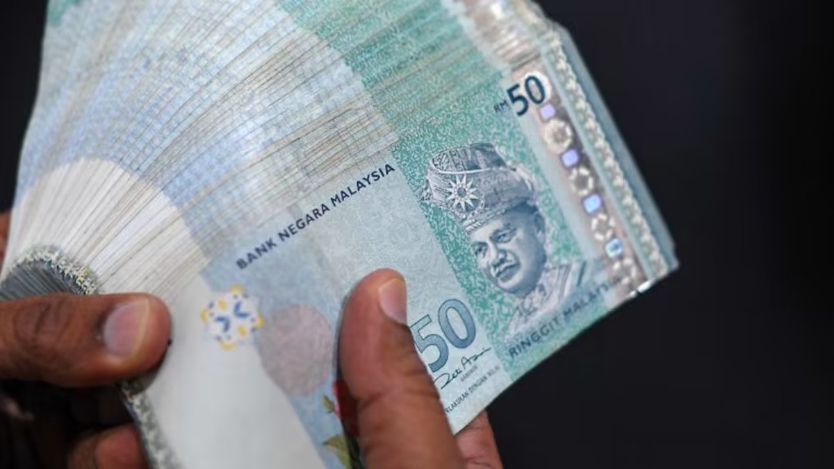 Gaji Naik, Tapi 77% Rakyat Malaysia Masih Tertekan Dengan Kos Hidup