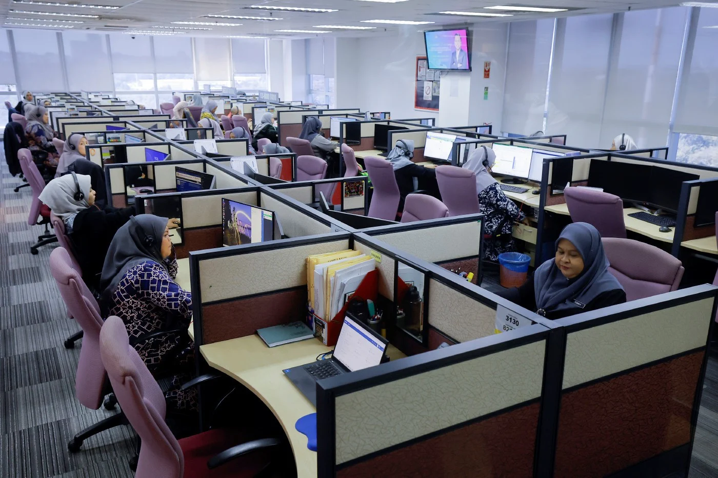 Realiti Kurang Menyenangkan di Sebalik Kerjaya Penjawat Awam
