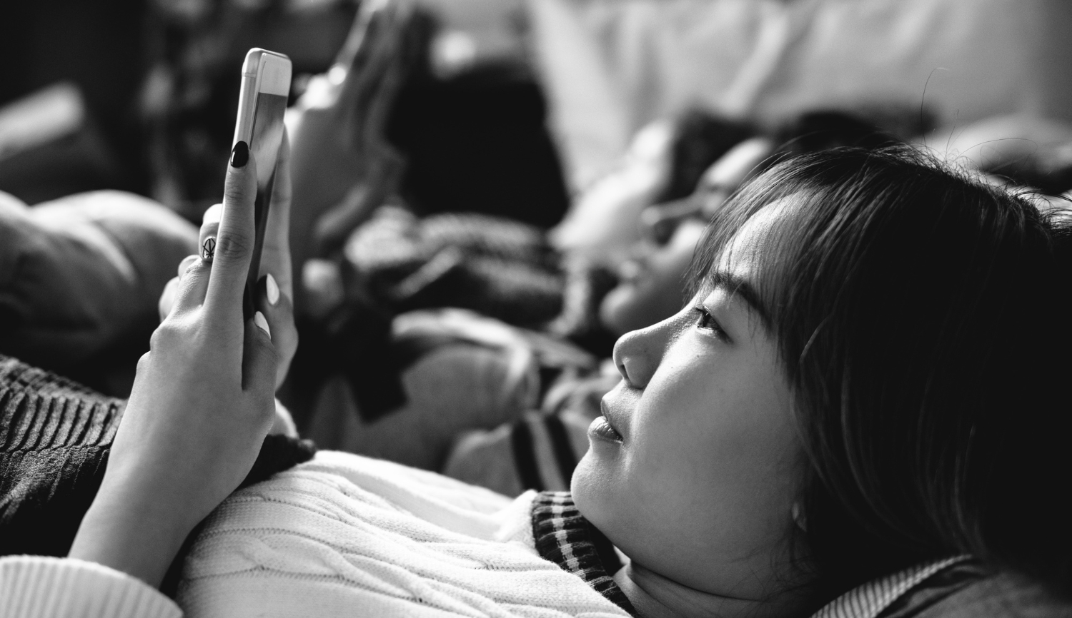 Ini Bahaya dan Kesan ‘Doomscrolling’