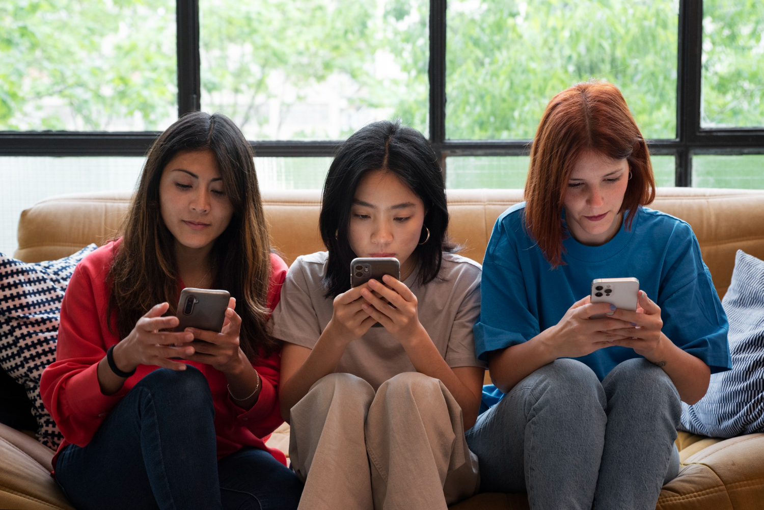 Laporan Dedah Generasi Z Banyak Menghabiskan Masa dengan Telefon Pintar!
