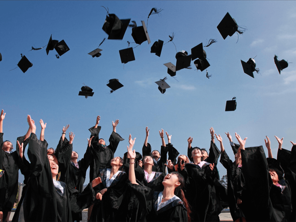 5 Cara Sambutan Hari Graduasi Paling Unik di Seluruh Dunia