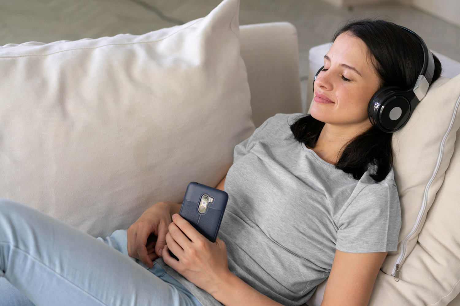 Ini Kesan Buruk Tidur Pakai Fon Telinga