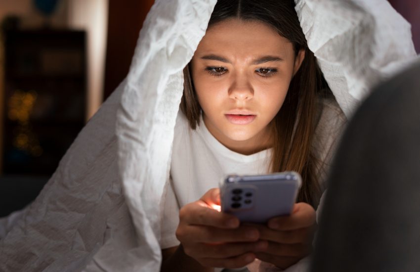 5 Tanda Anda Mengalami Ketagihan Telefon Pintar dan Cara Mengatasinya