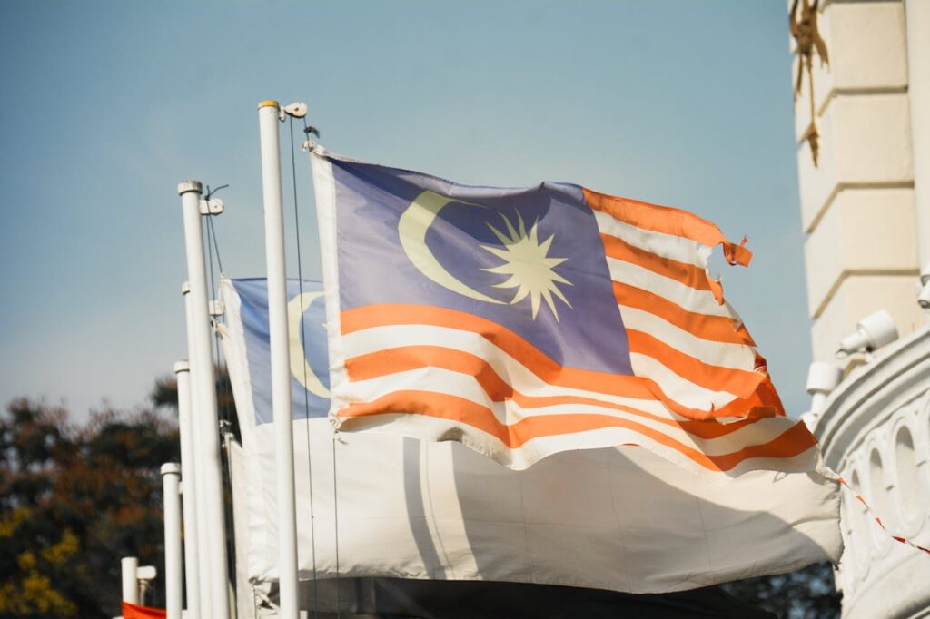 Official letters to govt depts must be in Malay, says PM
