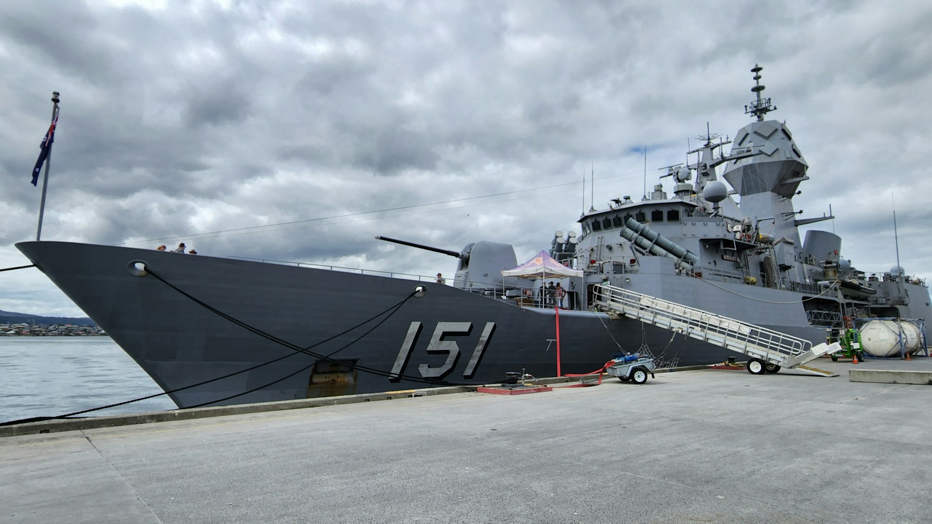 Free Indonesian navy warship rides help workers travel for Eid