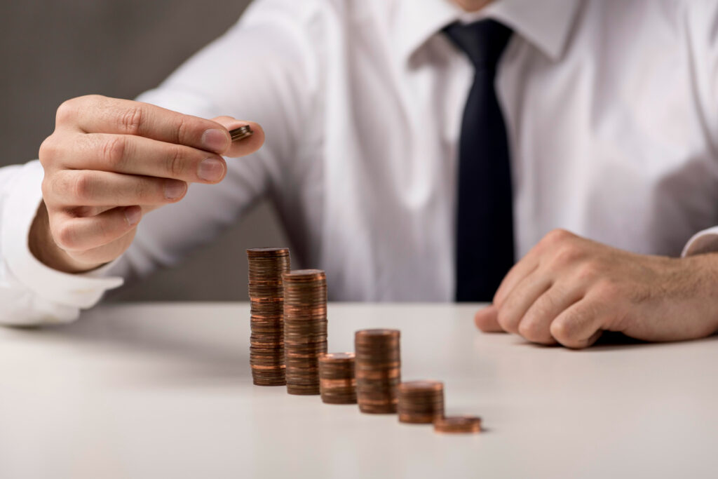 Malaysia to raise civil servants salaries