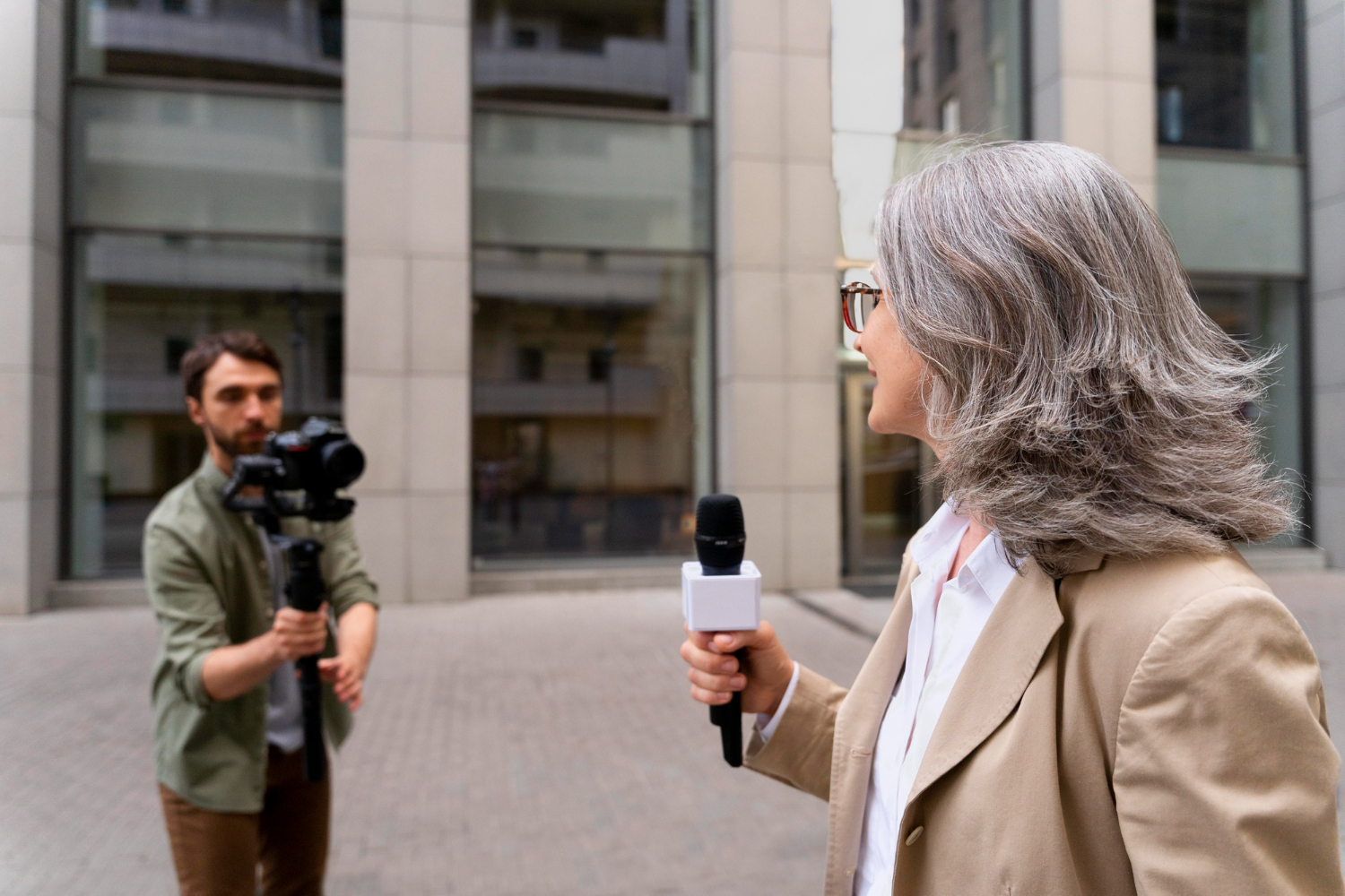 Media women protest employment stagnation and inequality