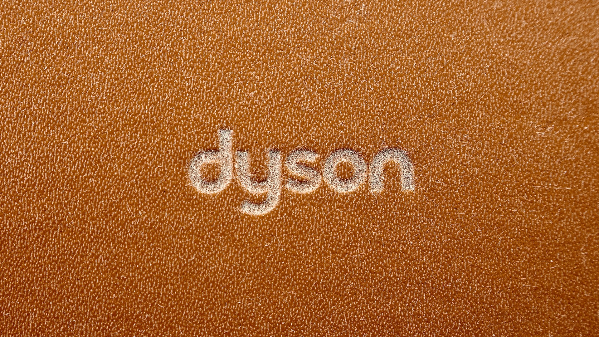Dyson to cut nearly 1000 employees in UK