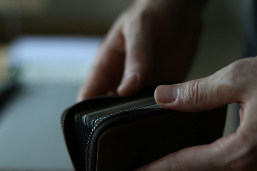 Salary Raises Decline as Employers Prioritize Performance