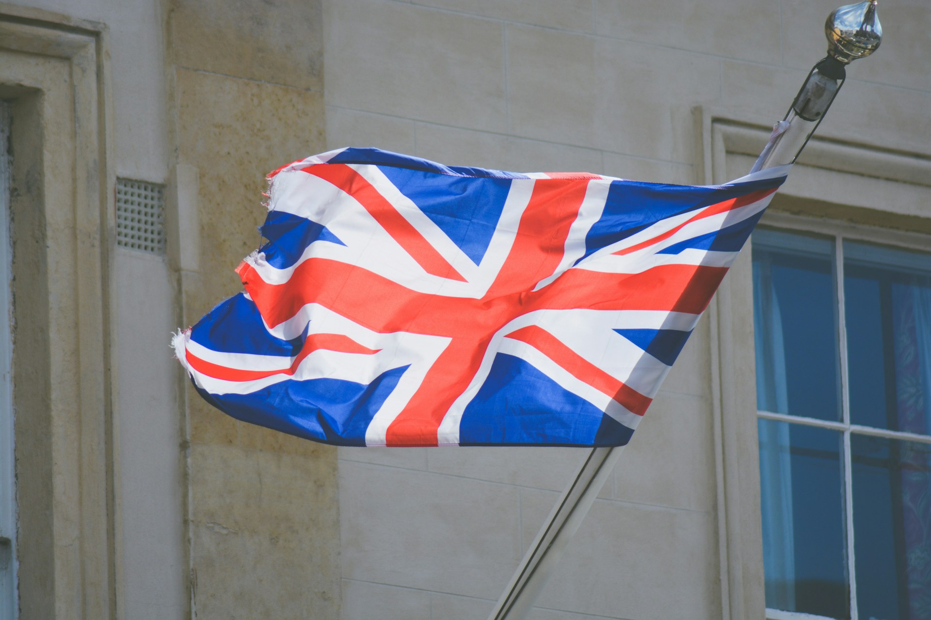UK arrests around 600 illegal workers