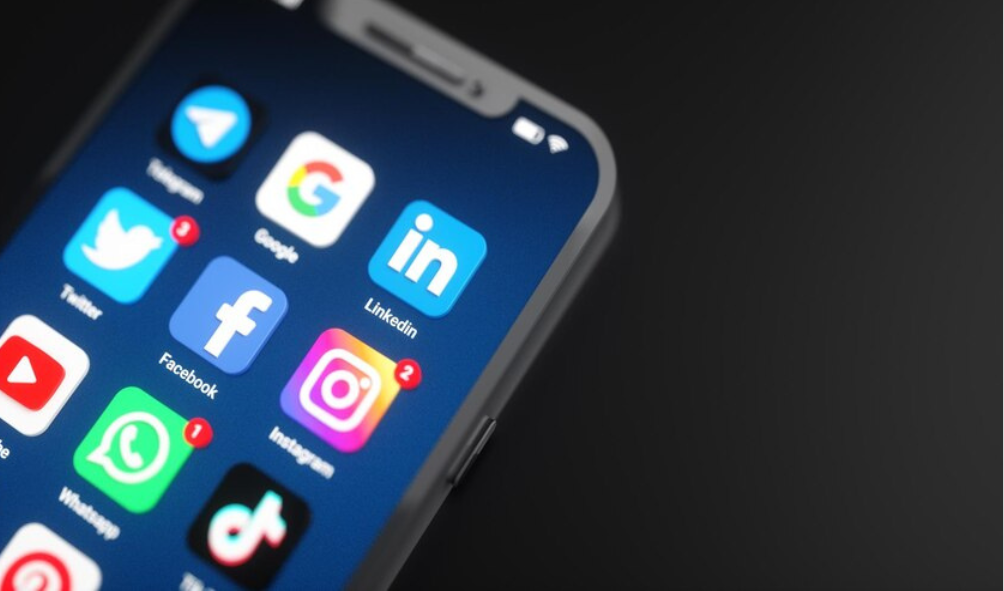 Crafting An Effective Social Media Recruiting Strategy: 8 Best Practices To Follow