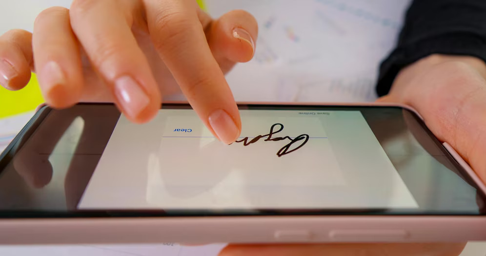 Benefits & Disadvantages Of Electronic Signatures For HR Departments